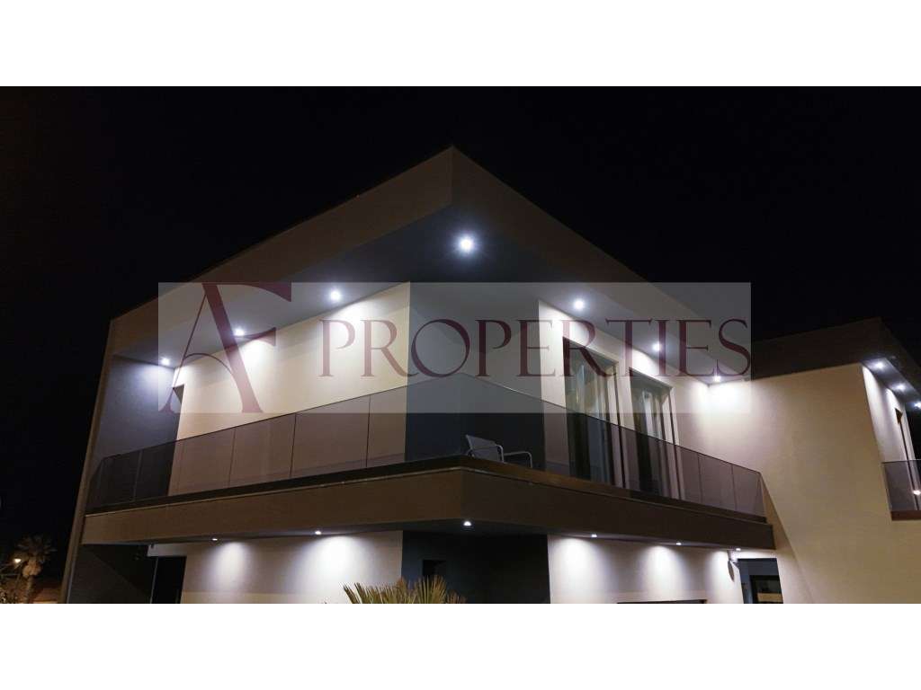 Moradia de luxo isolada com piscina aquecida, jardim e acabamentos ...-57