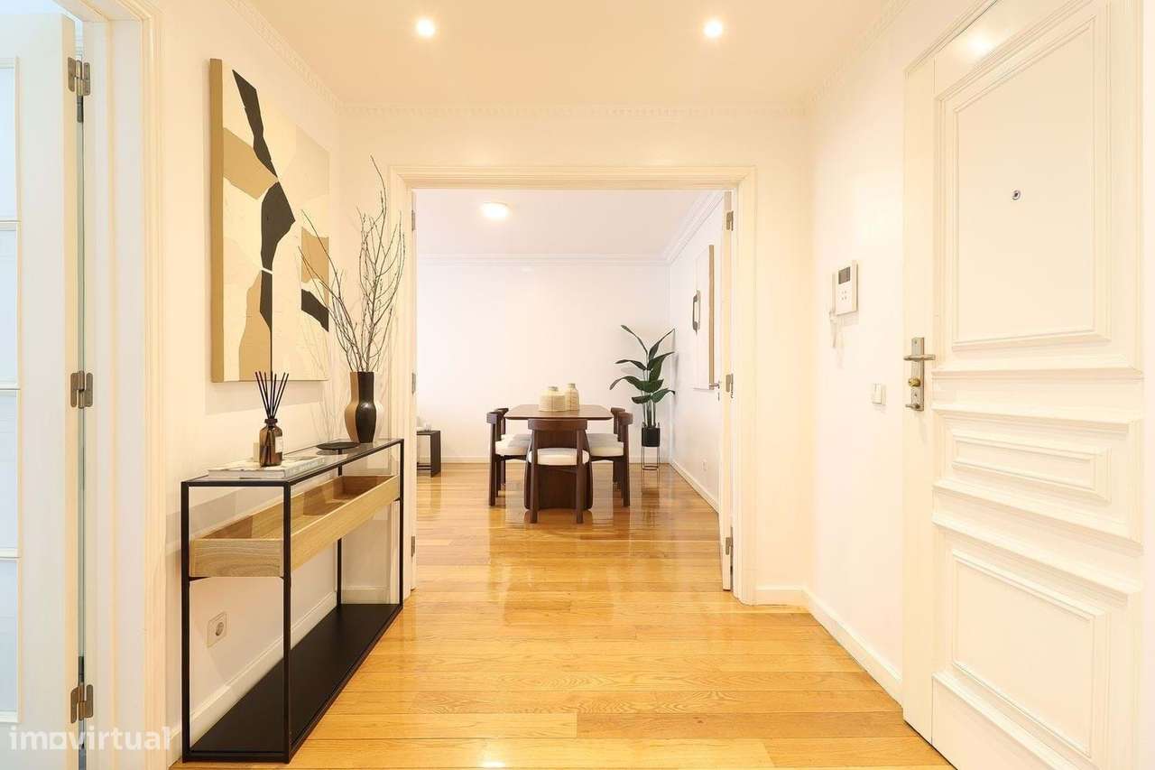 Apartamento T2 com garagem no coração de Campo de Ourique, Lisboa-40