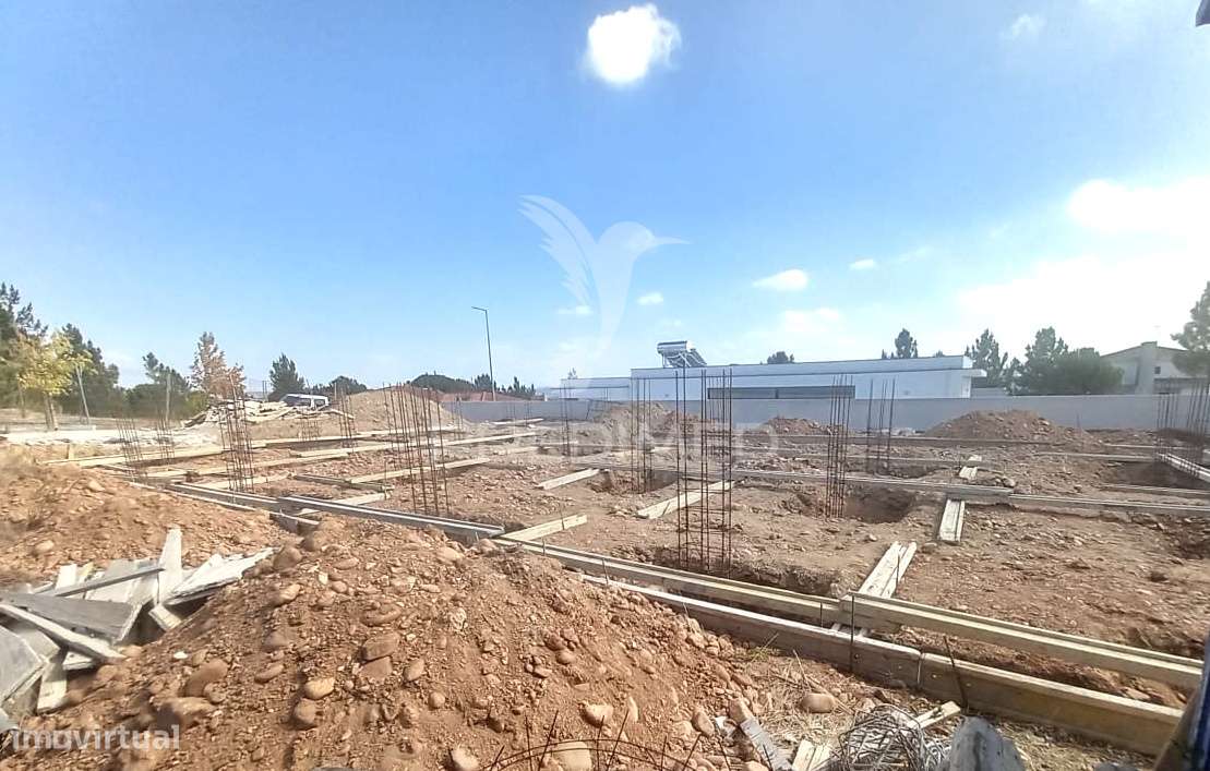 Moradia V4, em construção com piscina, Constância. - Grande imagem: 4/16