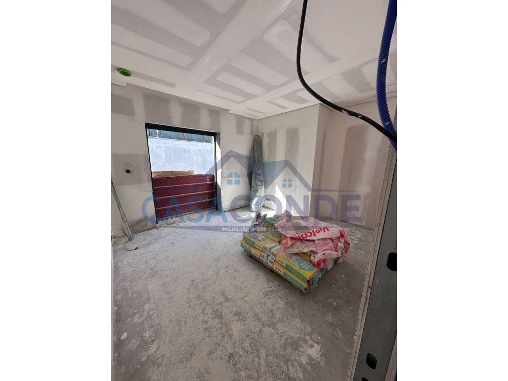 Moradia Isolada V3 +1C/Piscina-10