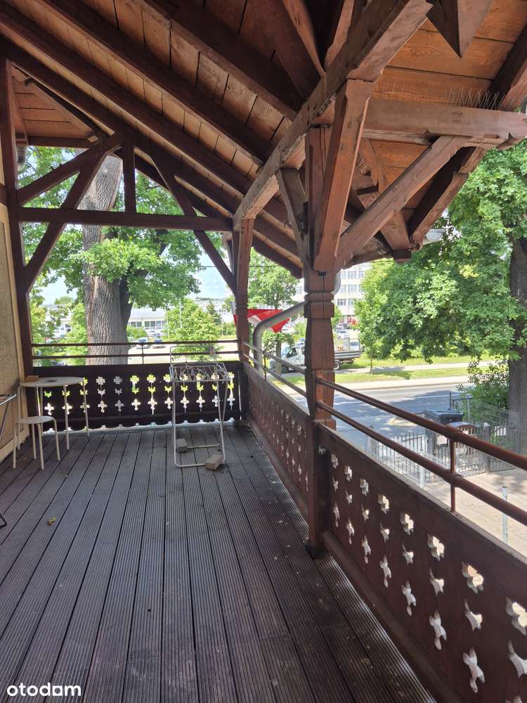 Klimatyczne mieszkanie w odrestaurowanej kamienicy z miejscem park.-12