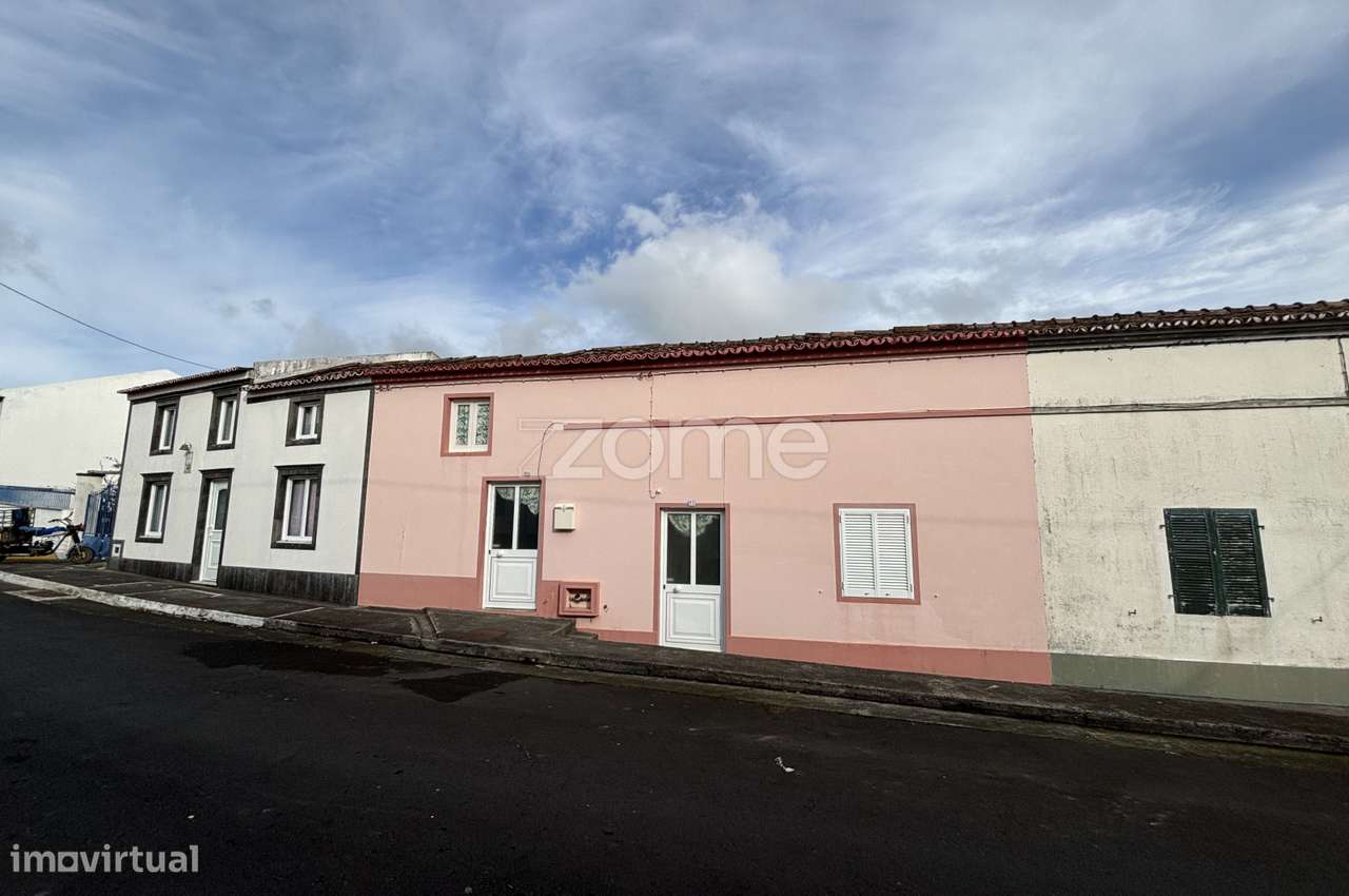 Moradia T2+1 com Quintal, Anexo e Acesso por Duas Ruas – Ponta Garç... - Grande imagem: 2/21