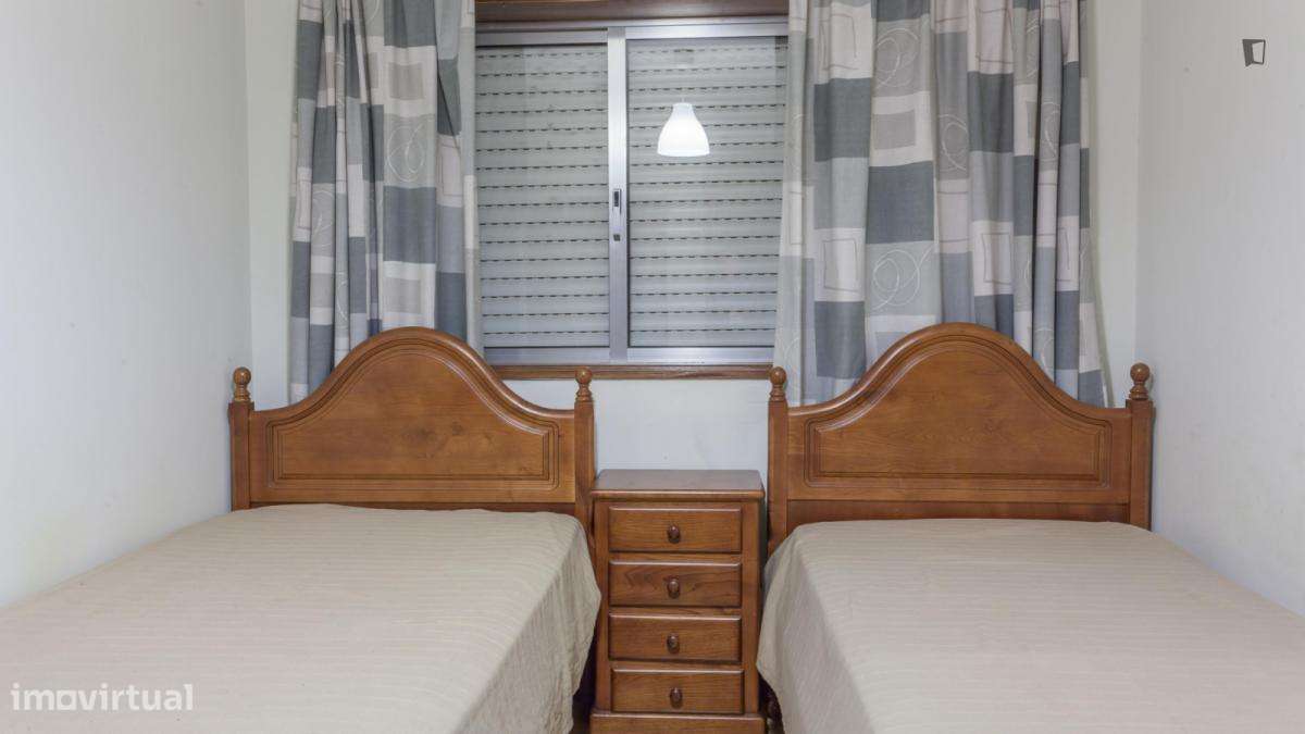 Quarto - localizado em Maia - Grande imagem: 5/30