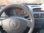 Renault Clio - 24