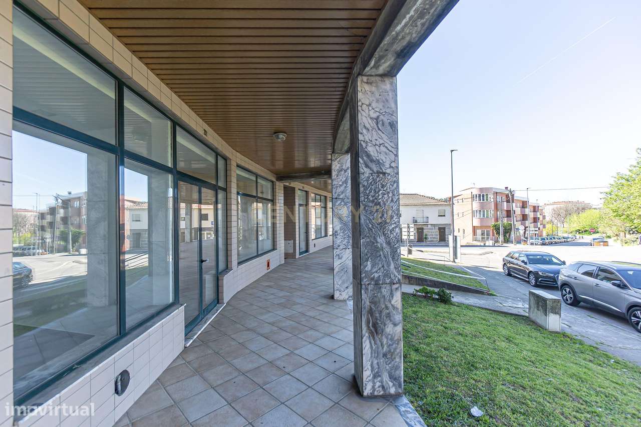 Policlínica Nova com 10 Gabinetes – Médicos, Dentária e Enfermagem - Grande imagem: 3/42