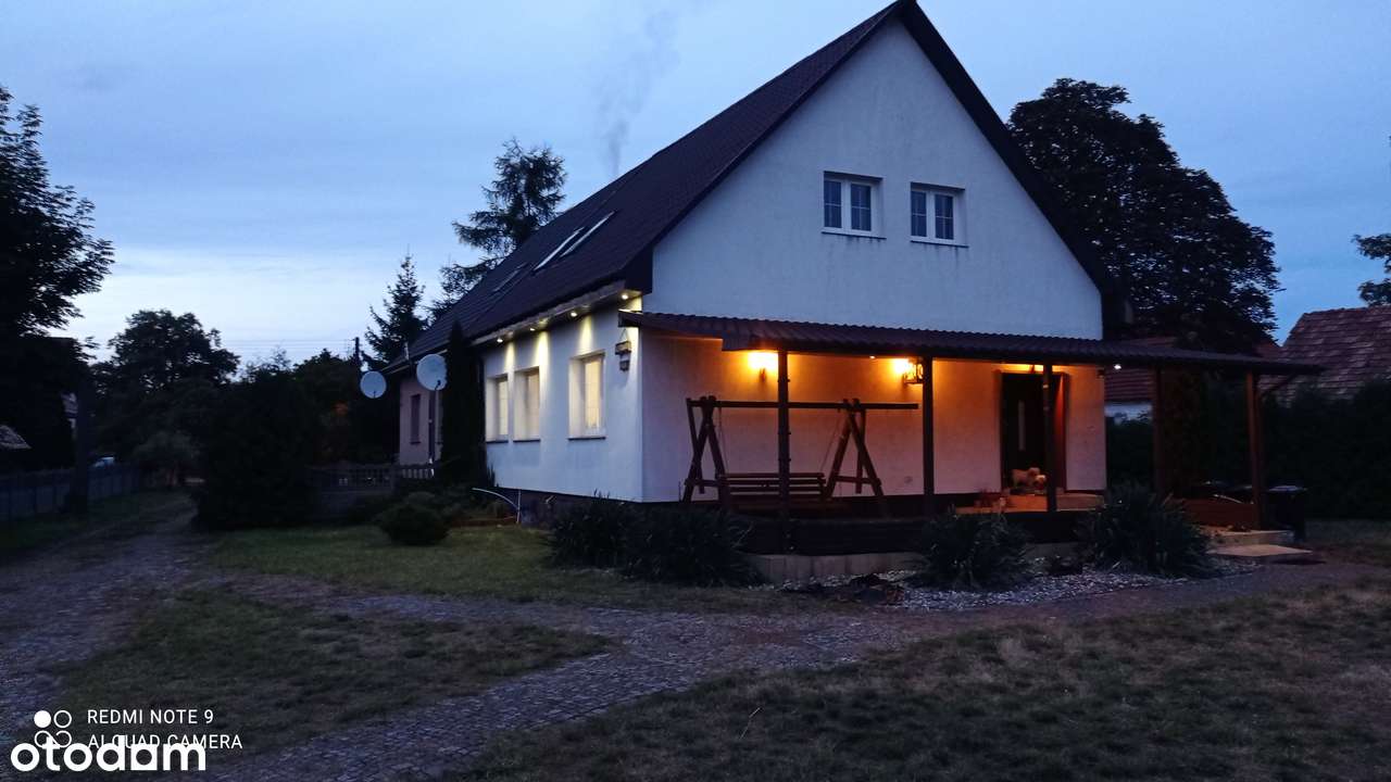 Dom bliźniak z piwnicą i garażem pod miastem