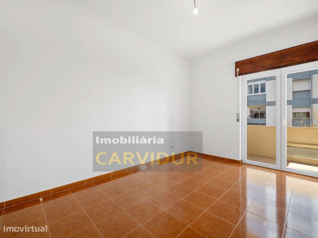 Moita T3 Boas áreas e excelente localização-12