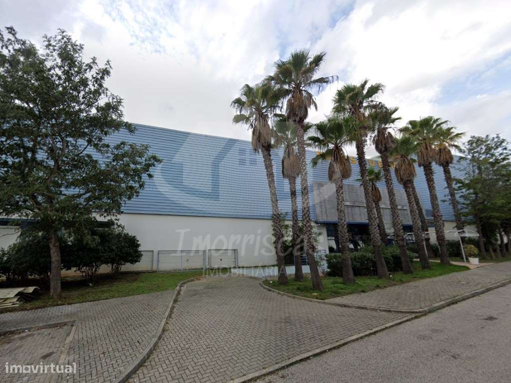 Armazém localizado na prestigiada zona industrial de Vialonga - Grande imagem: 5/6