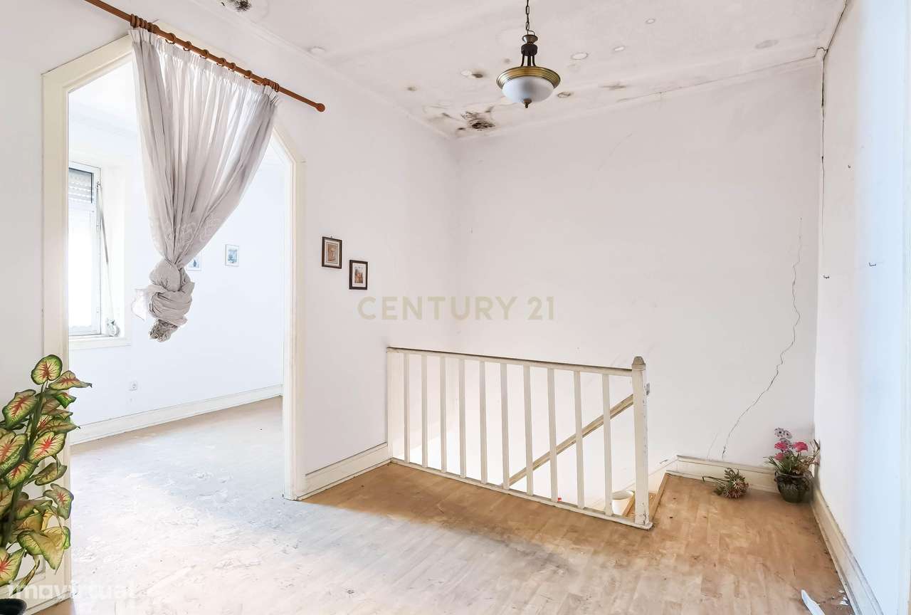 Prédio para reabilitação com terreno e viabilidade para construção na - Grande imagem: 5/45