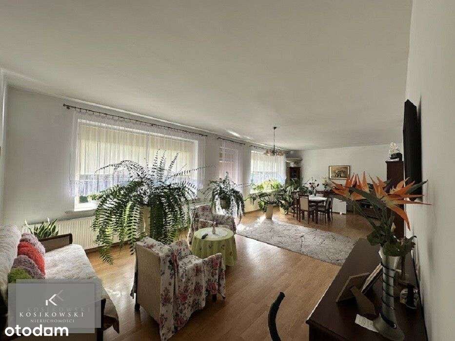 Funkcjonalny budynek w centrum wsi-4