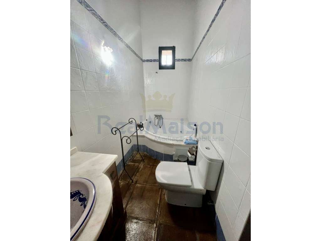 Vende-se Moradia T3 c/ Piscina em Vila Boim-28