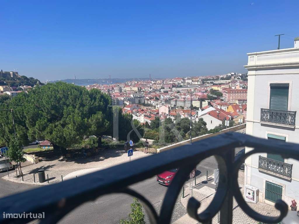 Apartamento T3 duplex com terraço e vista rio na Graça, Lisboa - Grande imagem: 4/36