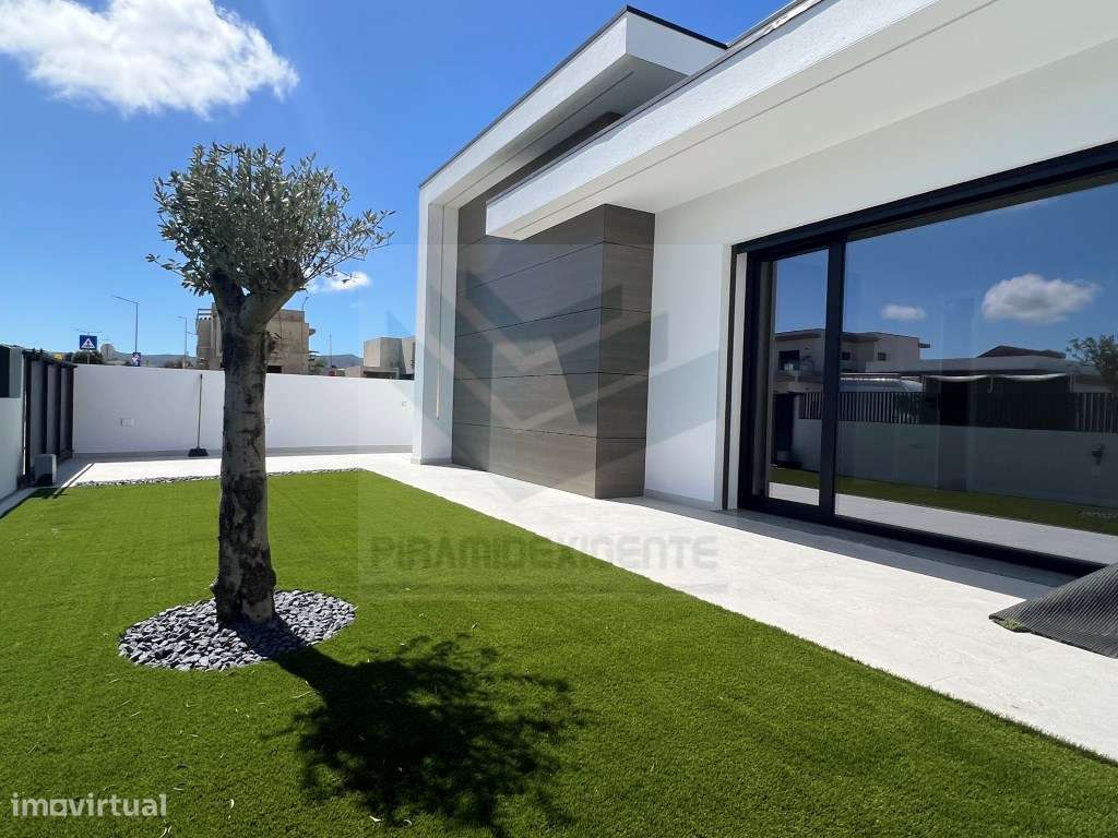 CHARMOSA! Moradia Construção NOVA Isolada, Azeitão! Central!-25