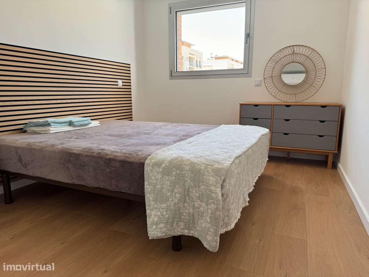 Apartamento T2 com varanda e parqueamento, condominio com piscina, ...-9
