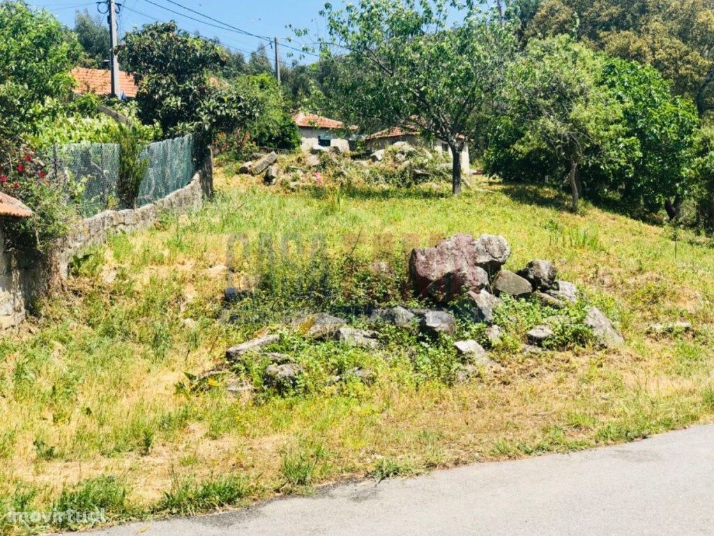 Terreno para construção em Paredes - Porto