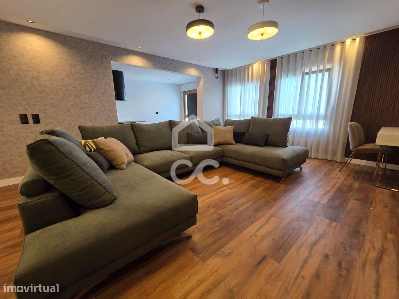 Apartamento T1 na Venda do Pinheiro com Garagem, Elevador e AC-15