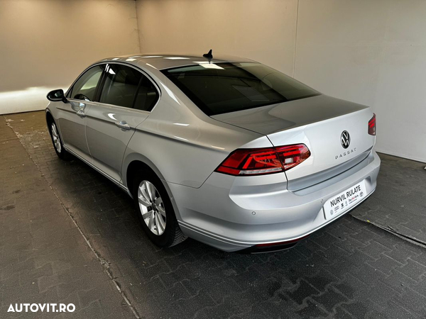 Volkswagen Passat 2.0 TDI DSG Comfortline - 39