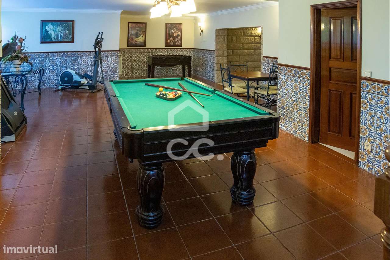 Moradia T6 com piscina e vistas-53