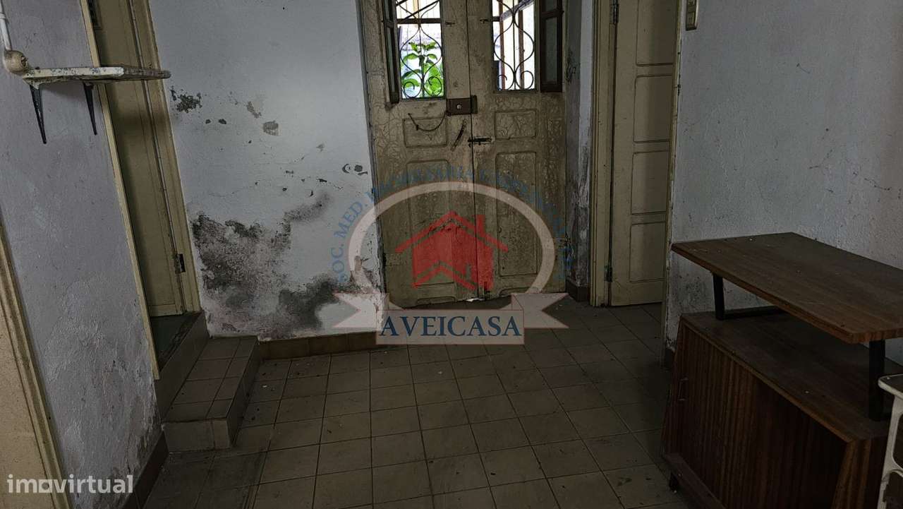 CASA GANDARESA EM VERDEMILHO PARA RECUPERAR-7