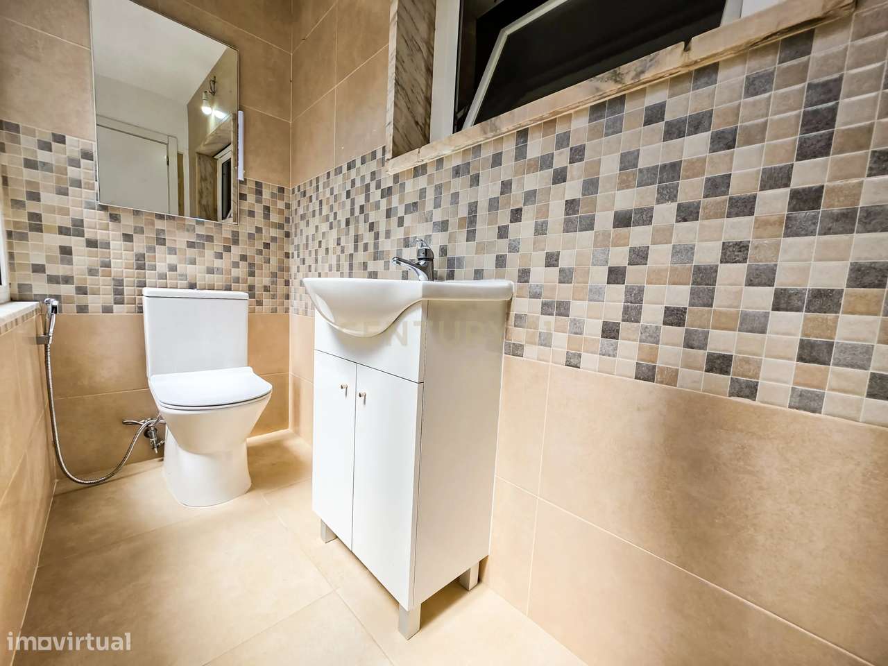 Apartamento T2 Remodelado no Barreiro – Moderno, Versátil e Pronto a H-8
