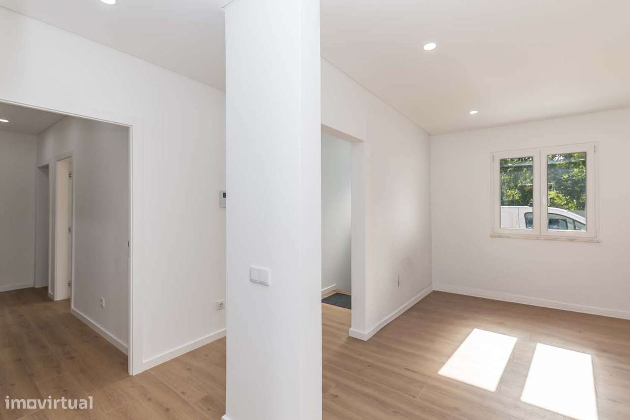 T3 NOVO – Apartamento com Espaço Exterior Único de 500 m² no Seixal-5