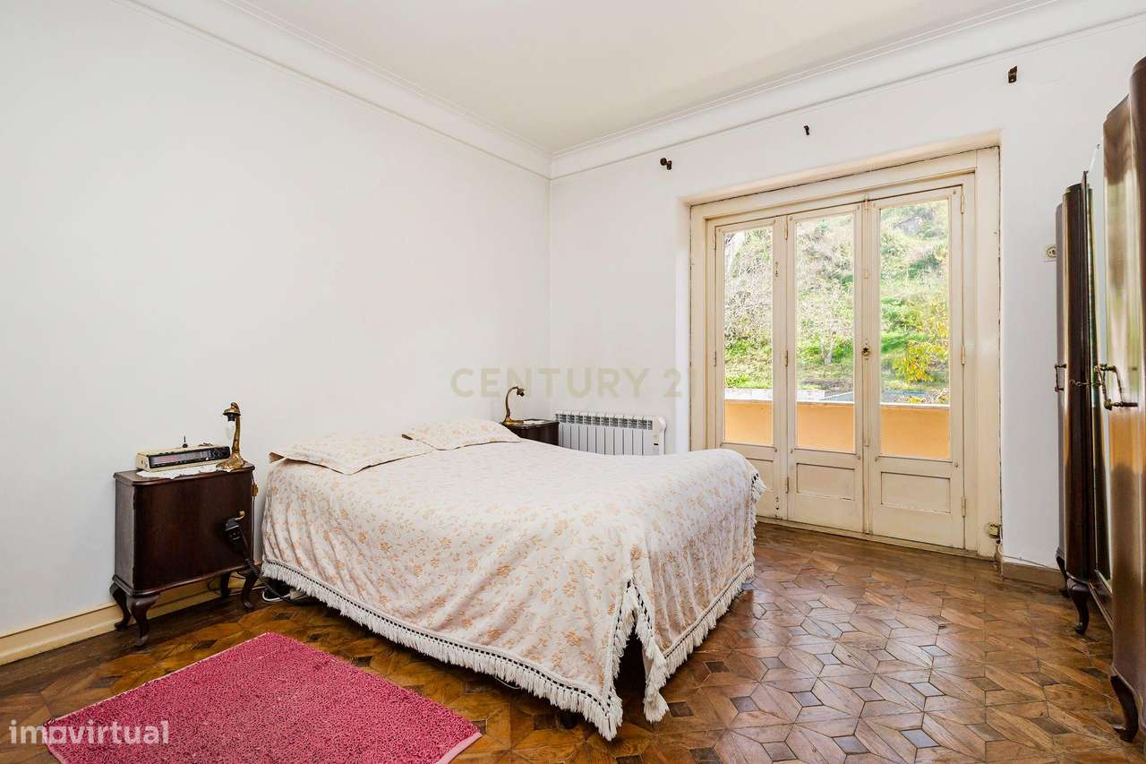 Charmosa Moradia em Alvalade para venda-36