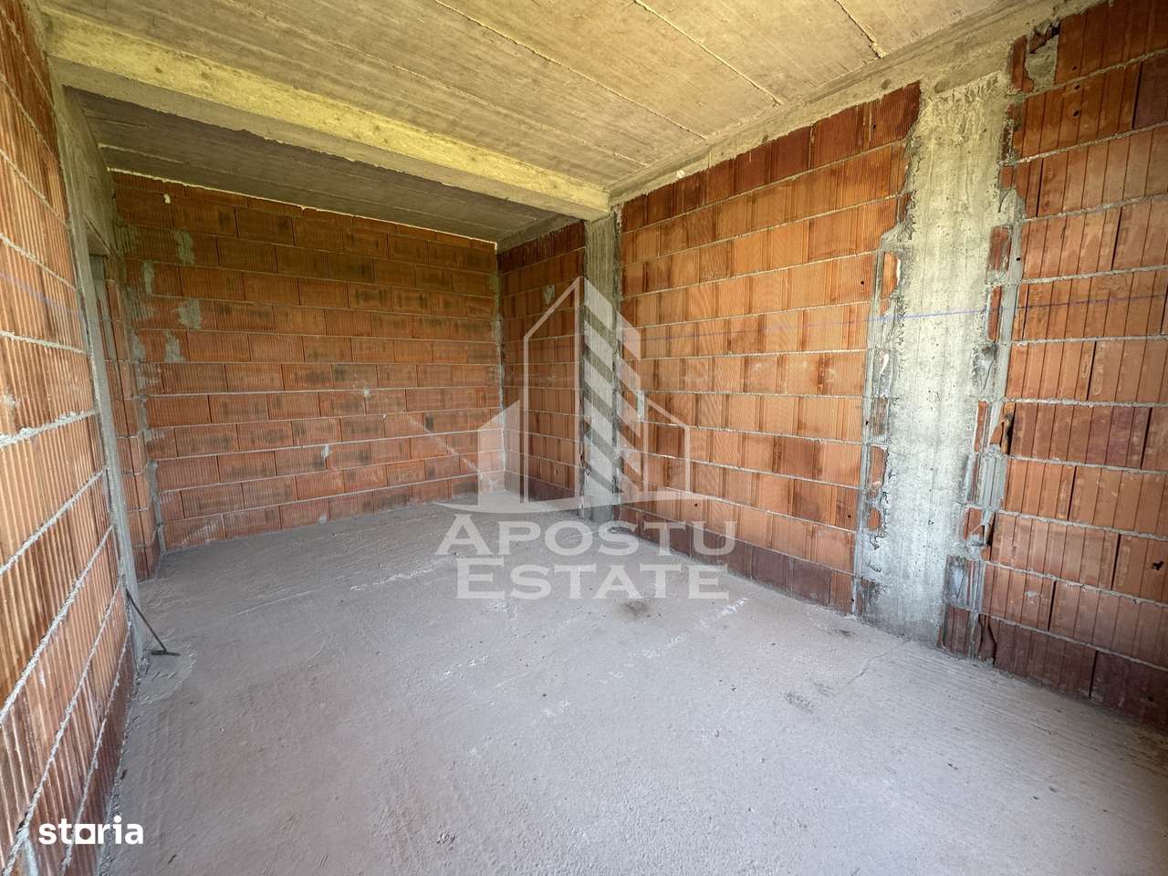 Case insiruite cu 3 camere, bucatarie inchisa, toate utilitatile. - Imagine principală: 4/11