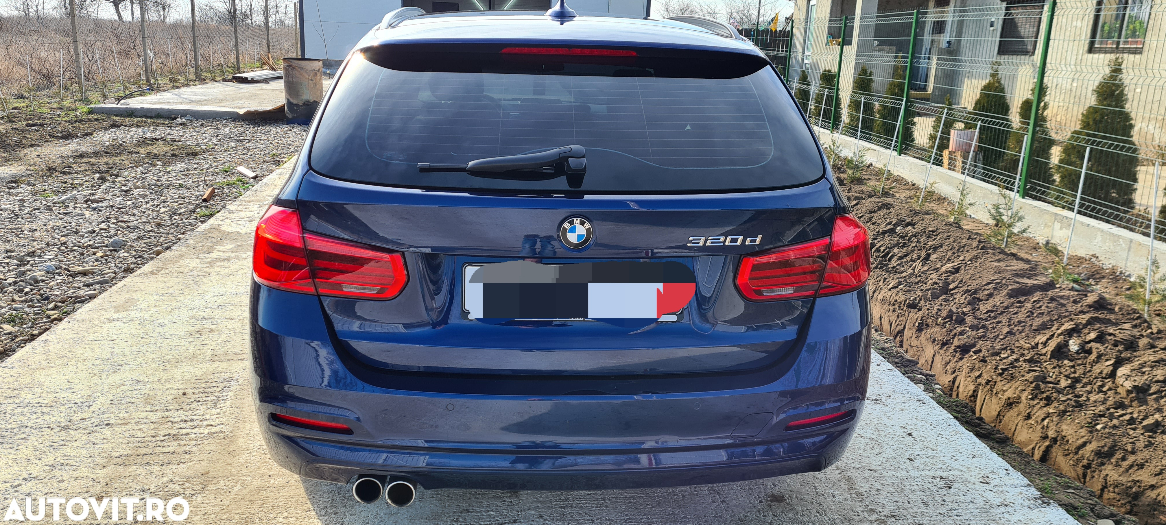 BMW Seria 3 320d Touring Aut. - 2