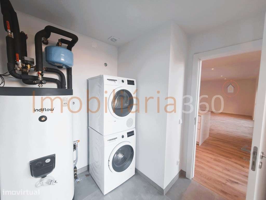 ** Apartamento T3 no Senhora do Porto Residence **-8