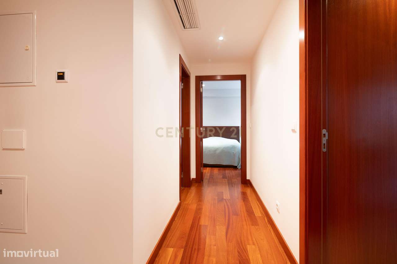 Apartamento T1 nas Colinas do Cruzeiro com Arrecadação e Parqueamento-8