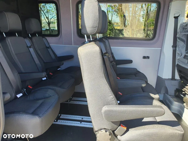 Volkswagen Crafter - 11