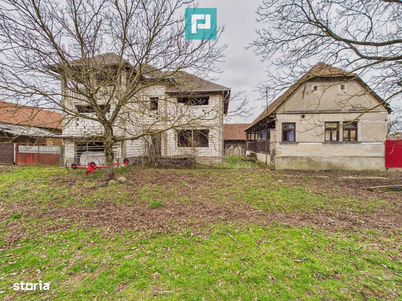 Casă la roșu în localitatea Almaș, Arad. - Imagine principală: 1/19