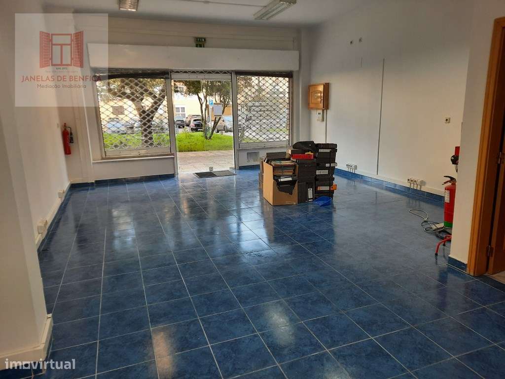 Loja à Quinta do Barros, com excelente estacionamento - Grande imagem: 4/14