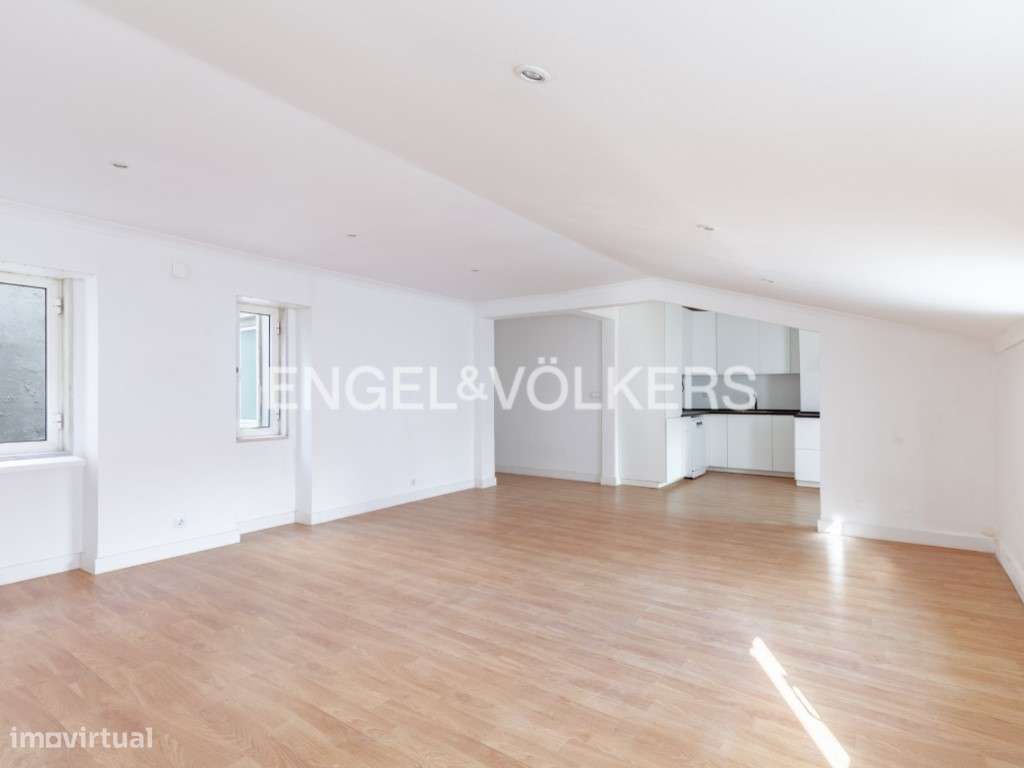 Penthouse T2 Renovada com Varanda na Estrela - Grande imagem: 5/34