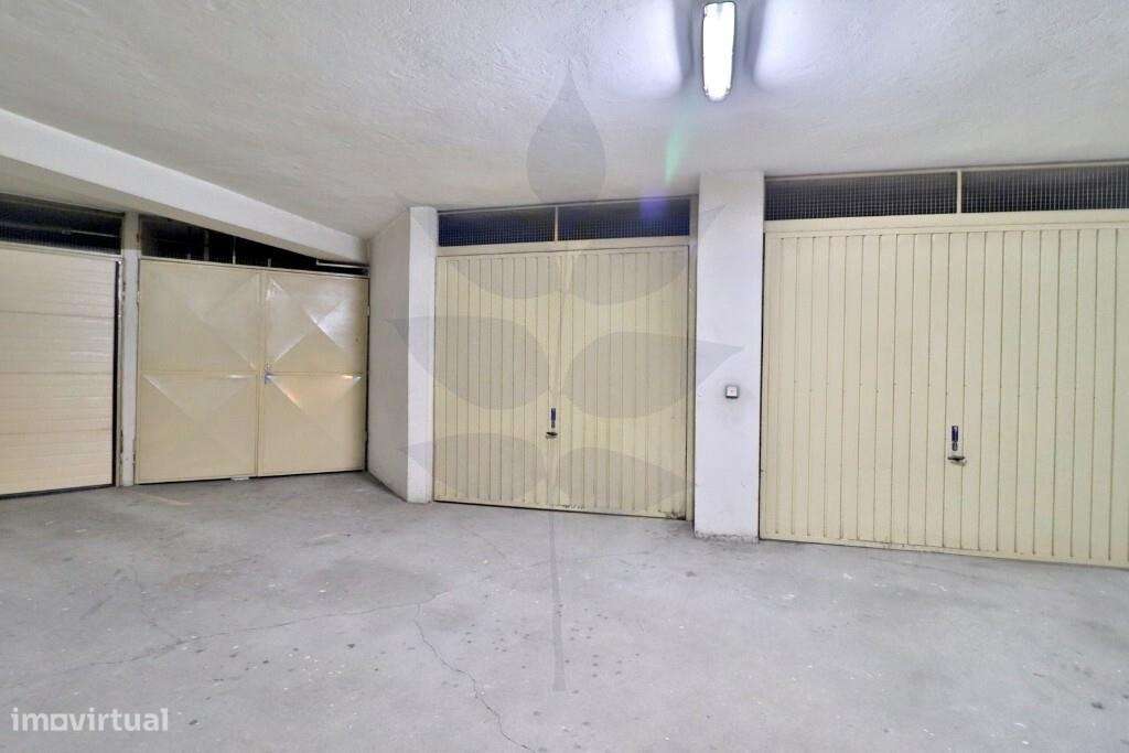 Venda apartamento T2 totalmente renovado em Maximinos-45