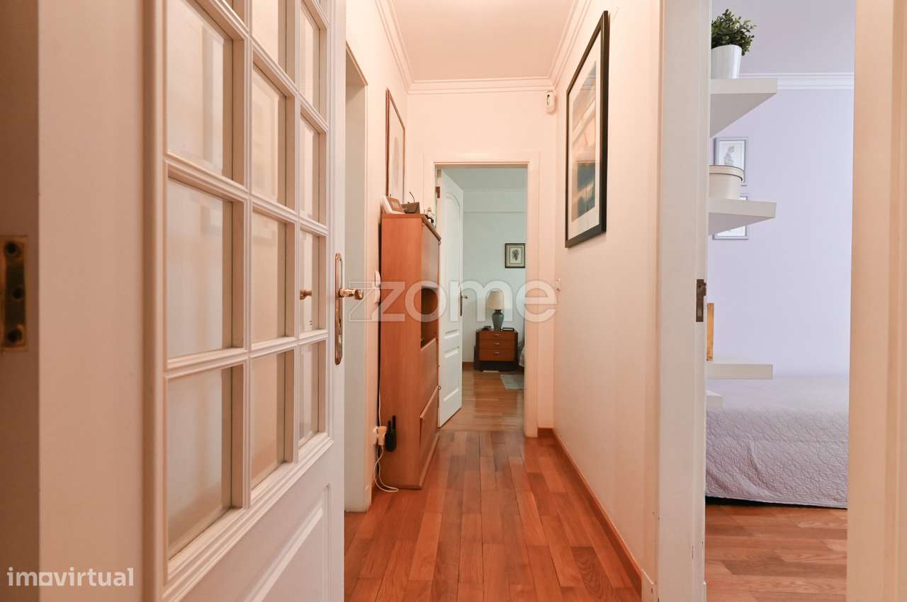 T2 com Sotão e duas Garagens, em Oeiras - Grande imagem: 4/29