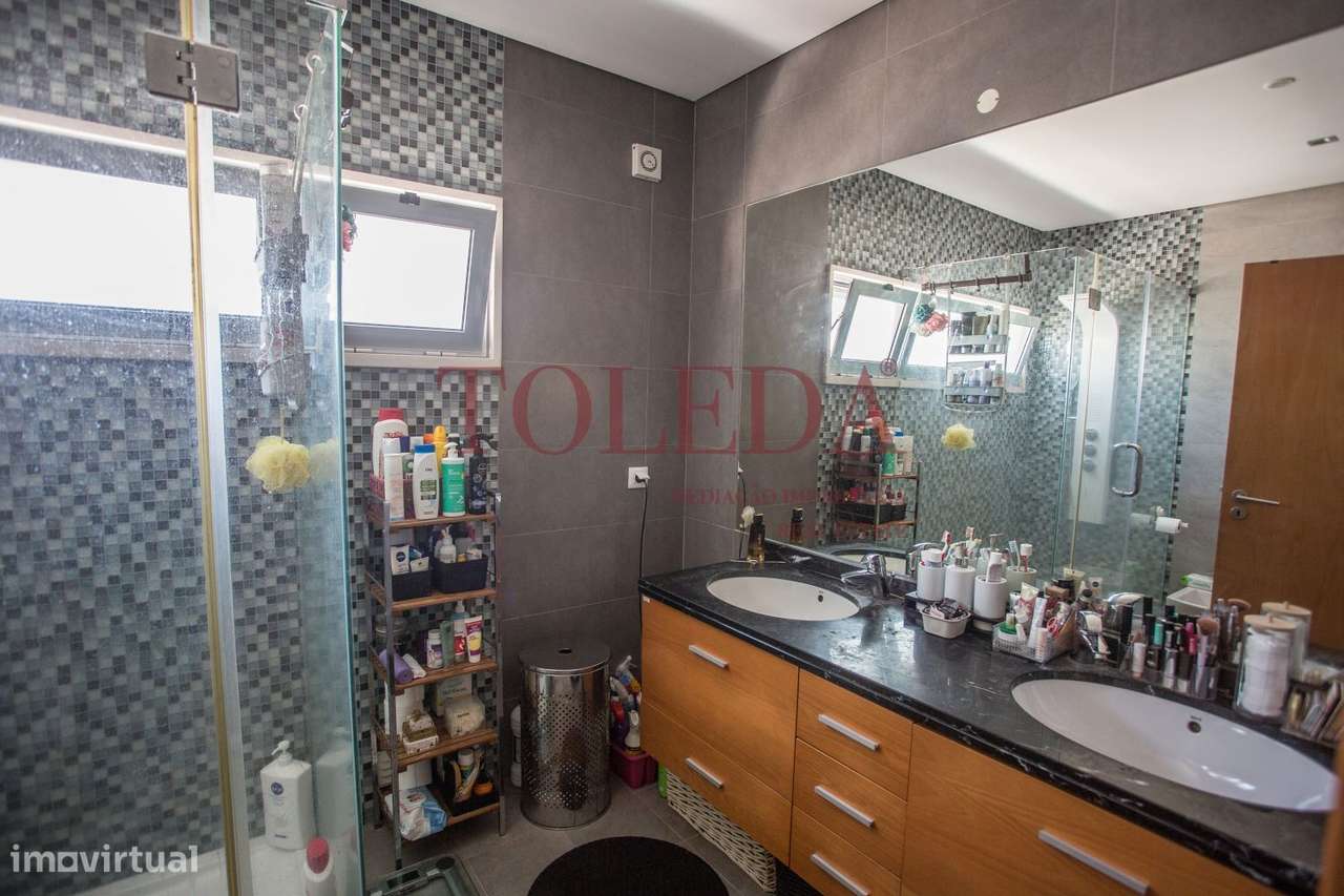 Moradia 4 Pisos com 474m2-54