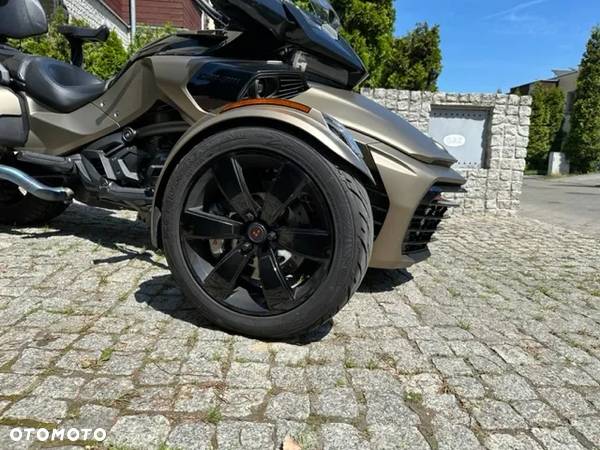 Can-Am Spyder - 6