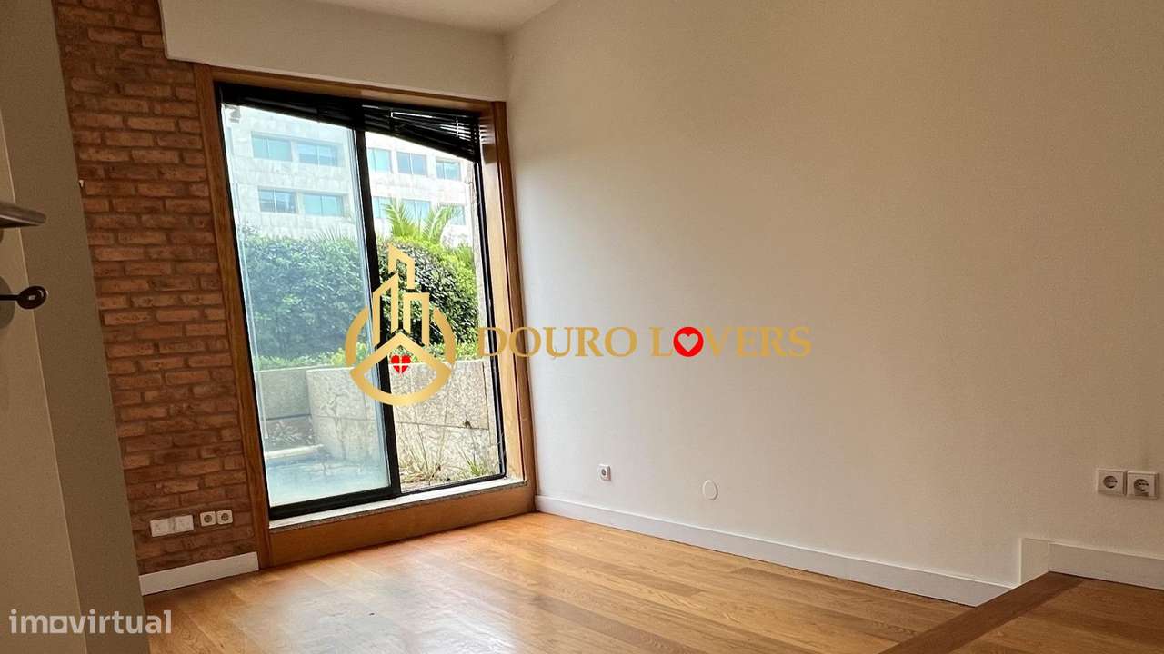 Escritório com 3 salas e terraço, em frente ao Mar - Grande imagem: 2/18