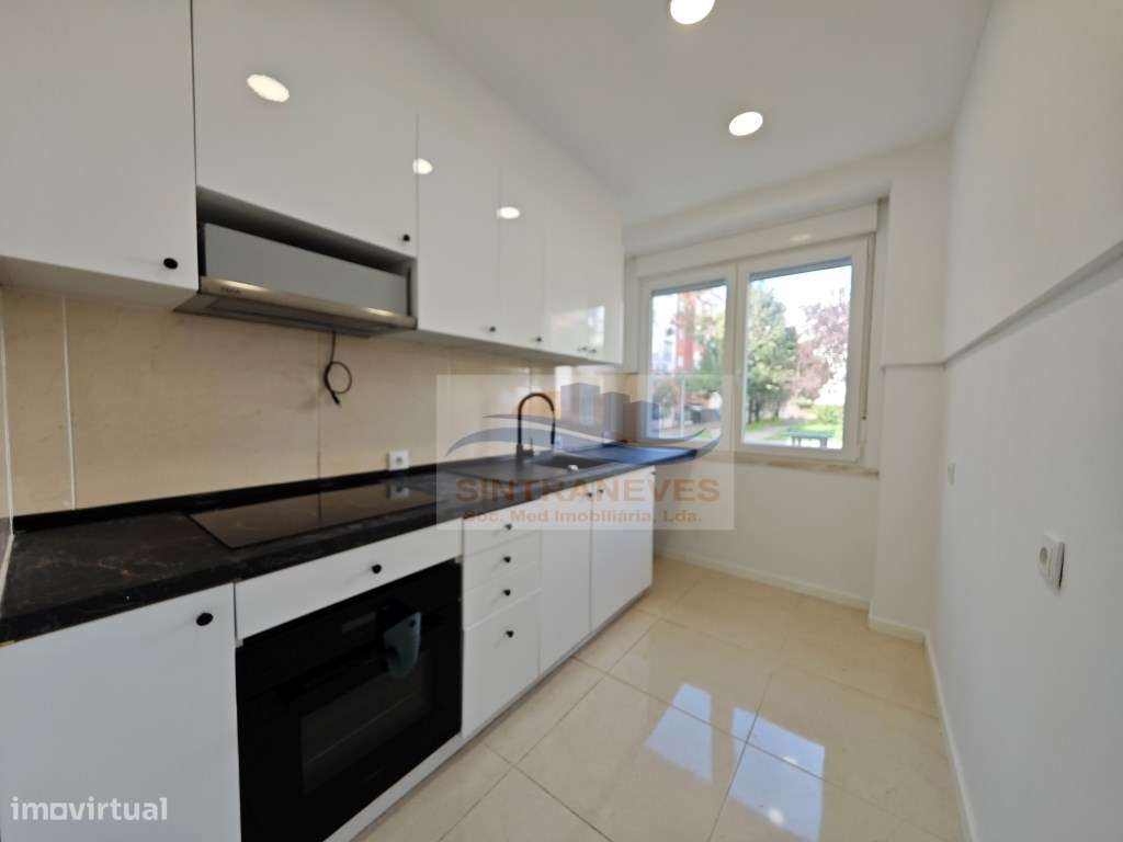 Excelente T3 renovado e pronto a habitar na Amadora - Grande imagem: 2/16