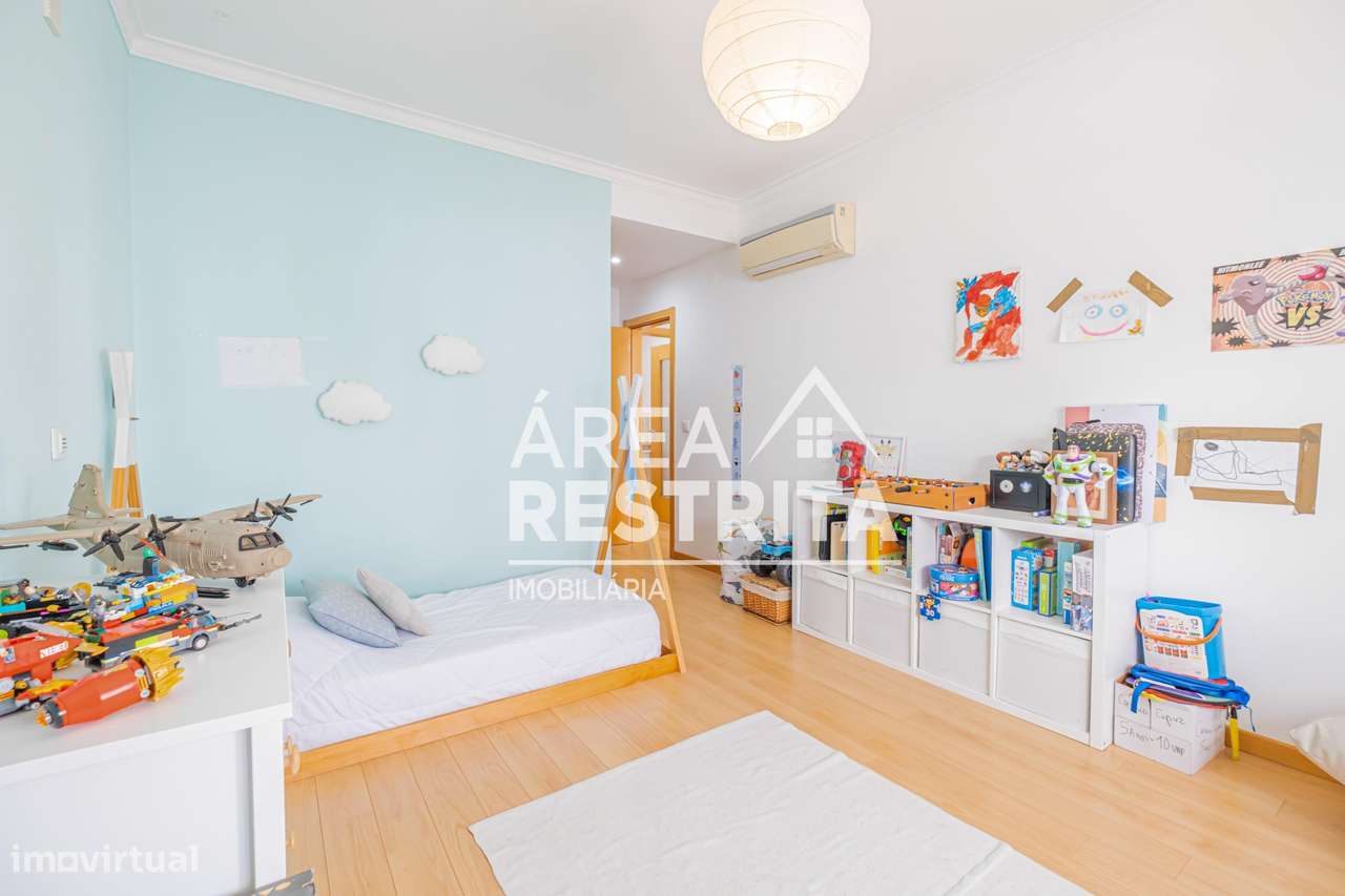Apartamento T3 com parqueamento e varanda no Parque Luso em Corroios-31
