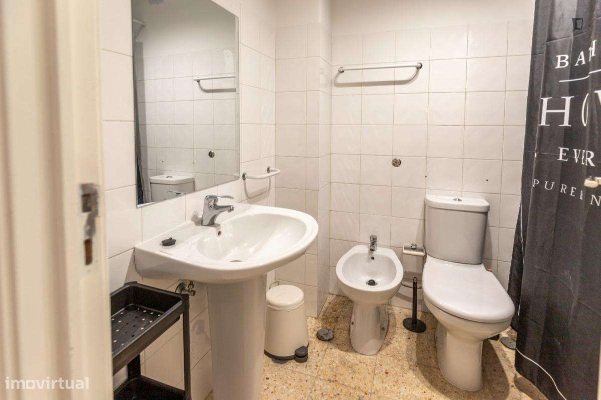 Quarto - localizado em Entrecampos Lisbon - Grande imagem: 4/4