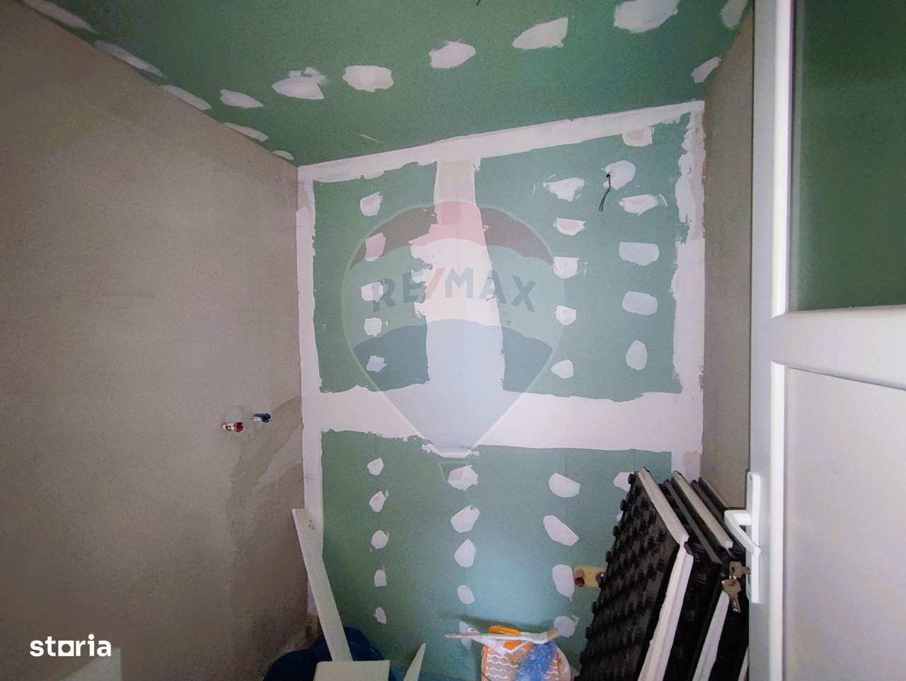 Casă / Vilă cu 3 camere de vânzare în zona Sud-3