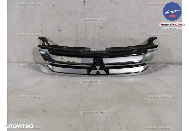 Grila Centrala Radiator Mitsubishi Outlander 2015 2016 2017 2018 originala - 1