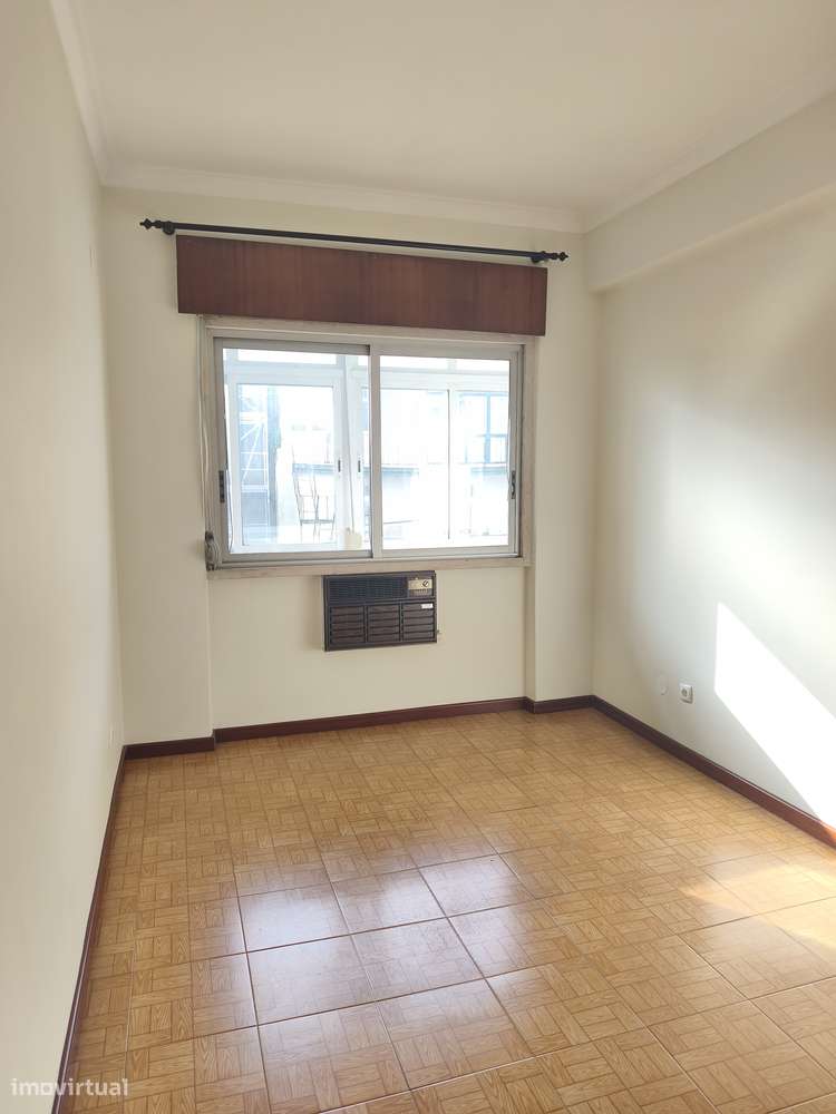 T1 Lisboa - Av. Almirante Reis, Bem Conservado, Junto ao Metro Arroios-9