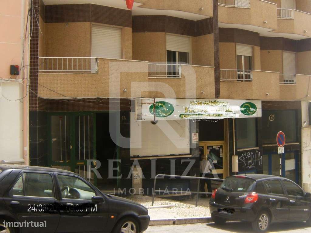 Loja com 660 m2 no centro de Almada. - Grande imagem: 5/10