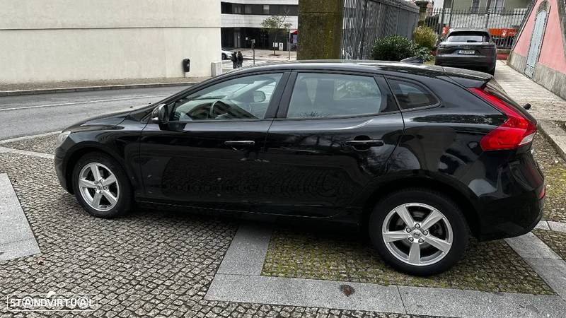 Volvo V40 2.0 D3 Momentum - 3