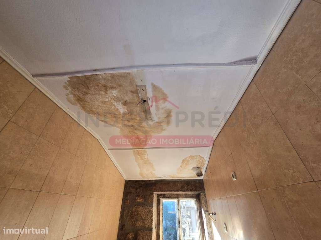 Prédio com varias frações Autónomas - Venda Judicial - Guarda-36