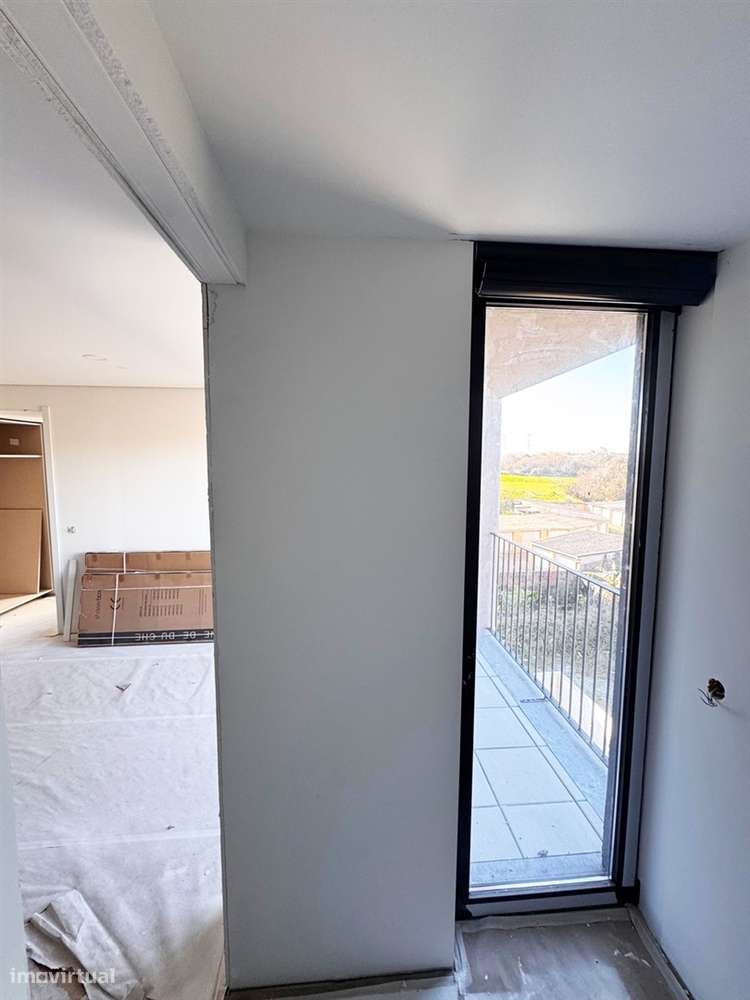 T2 Novo com varanda, garagem -Hospital São João - Universidades-21