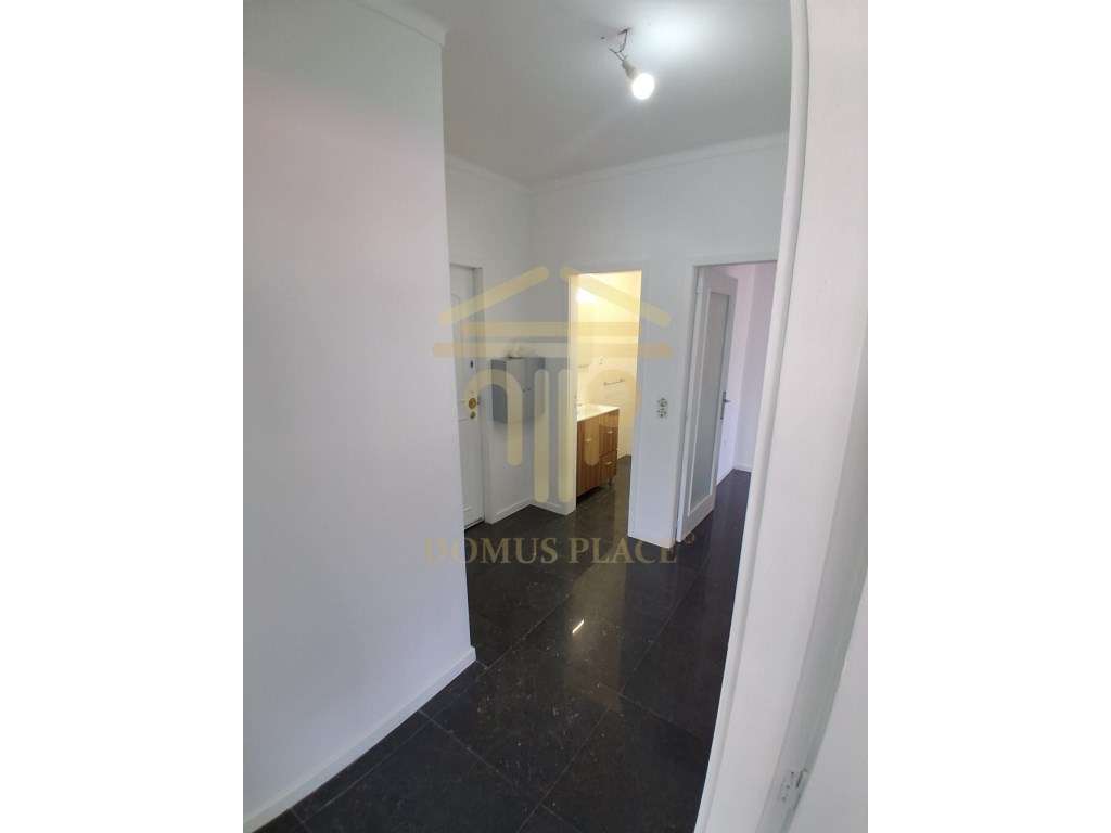 Apartamento T3 Renovado com 3 Frentes, Varandas e Garagem em Fânzer...-5